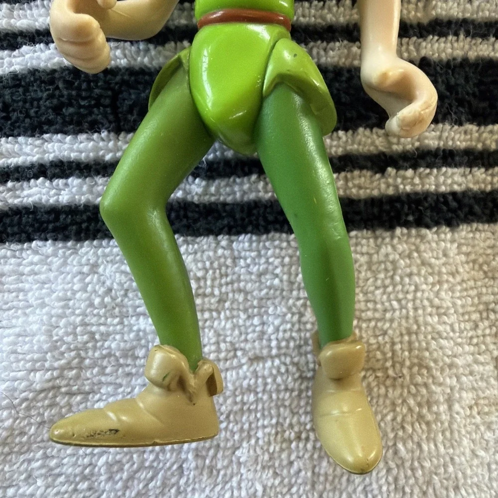 Disney PETER PAN Action Figure 4.25 inches Mattel 1997